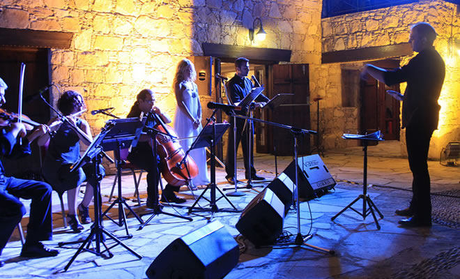 Knights Courtyard Concert